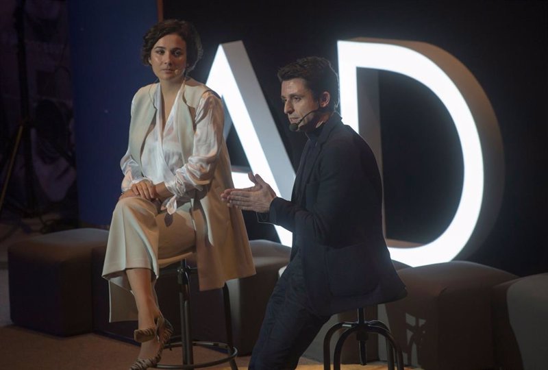 Adolfo Domínguez pierde 10,4 millones en el semestre y las ventas caen un 50%