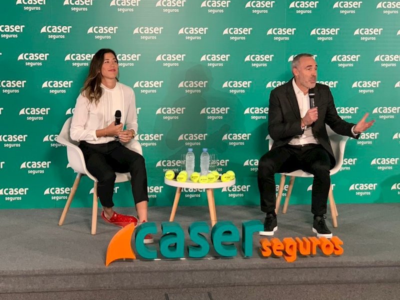 ep alex corretja junto a garbine muguruza en un acto publicitario