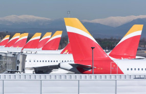 ep archivo   aviones aparcados en las pistas del aeropuerto adolfo suarez madrid barajas a 8 de