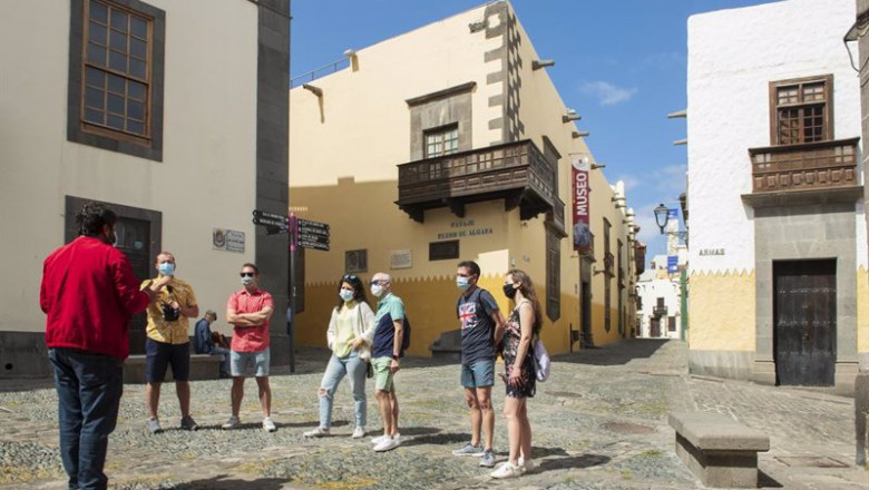 Archivo - Turistas en Vegueta | CEDIDO POR AYUNTAMIENTO LPA/NACHO GONZÁLEZ ep archivo turistas en vegueta