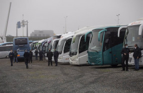 ep archivo   un centenar de autocares discrecionales y turisticos
