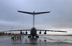 ep avion il-76 en la base de torrejon procedente de shangais con material sanitario para frenar el ep avion il-76 en la base de torrejon procedente de shangais con material sanitario para frenar el