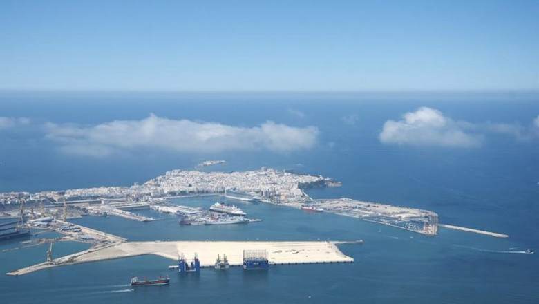 Cádiz.-Puertos.- La nueva terminal de contenedores acogerá un proyecto internacional para ensamblaje de grúas | AUTORIDAD PORTUARIA DE CÁDIZ - Archivo ep cadiz-puertos- la nueva terminal de contenedores acogera un proyecto internacional para