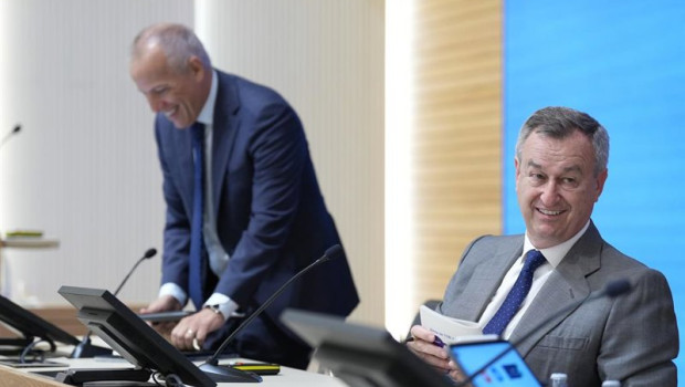 ep el consejero delegado cesar gonzalez bueno y el director financiero sergio palavecino