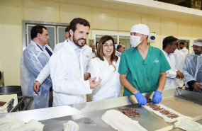 ep el presidente del partido popular pablo casado acompanado de la presidenta del pp en cantabria