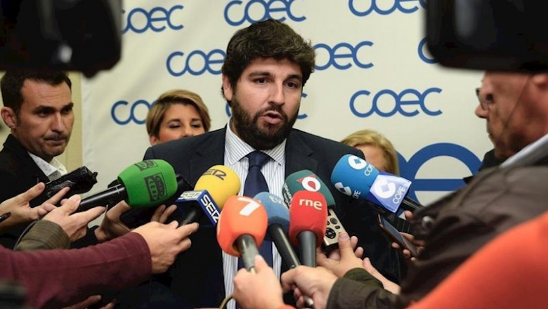 ep el presidente fernando lopez miras atendiendo a los medios en cartagena con motivo asambela de ep el presidente fernando lopez miras atendiendo a los medios en cartagena con motivo asambela de