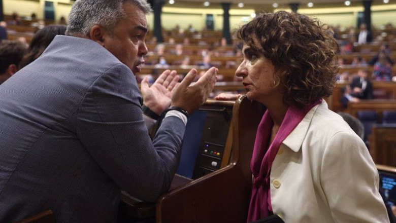ep el secretario de organizacion del partido socialista santos cerdan y la ministra de hacienda ep el secretario de organizacion del partido socialista santos cerdan y la ministra de hacienda