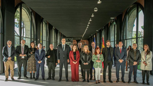 ep el secretario general de agenda urbana inaqui carnicero con los representantes de las entidades