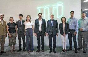 ep embajador de japon visita las oficinas de jti