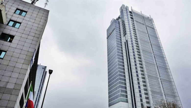 ep finanzas  intesa sanpaolo recortara 9000 empleos para ahorrar costes y acelerar su digitalizacion