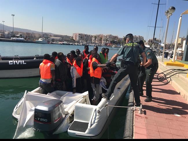 Inmigrantes rescatados en Melilla | EUROPA PRESS/GUARDIA CIVIL ep inmigrantes rescatadosmelilla