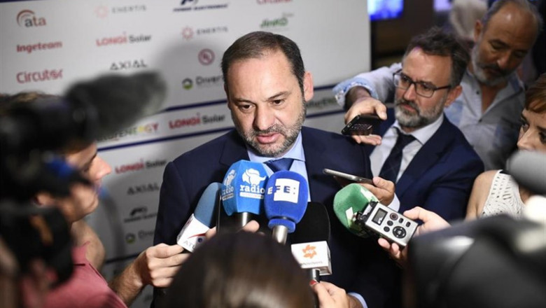 ep ministrofomento jose luis abalos ofrece declaracioneslos medioscomunicacionla llegadaforodebate energyear mediterranea 2019 enhotel intercontinentalmadrid