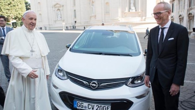 ep papa recibeopel ampera-e