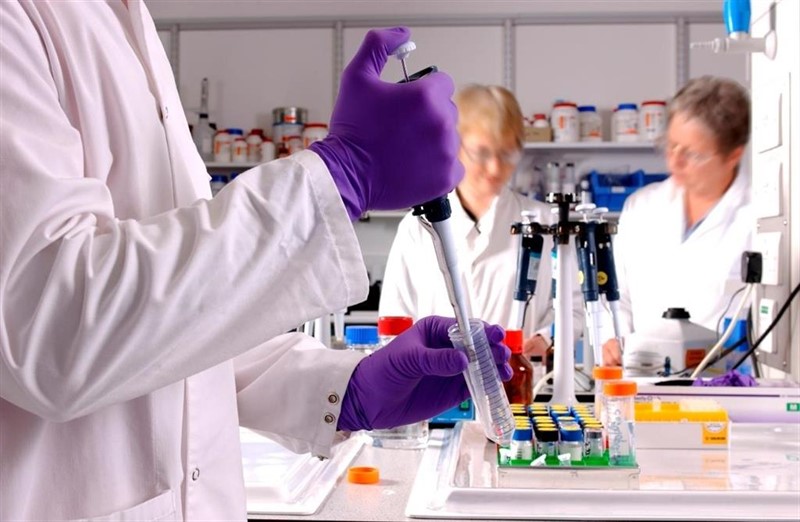 Pfizer y BioNTech también inician el último ensayo en humanos de la vacuna del Covid