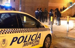 ep policia municipalmadrid cacheandoun sospechoso