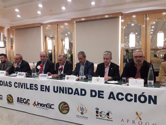 ep representantesocho asociacionesguardia civil pidenmejora salarial