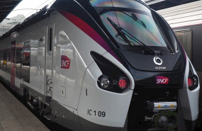 ep tren de la compania ferroviaria publica francesa sncf