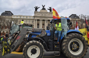 ep un tractor frente al ministerio de agricultura durante la protesta del sector primario