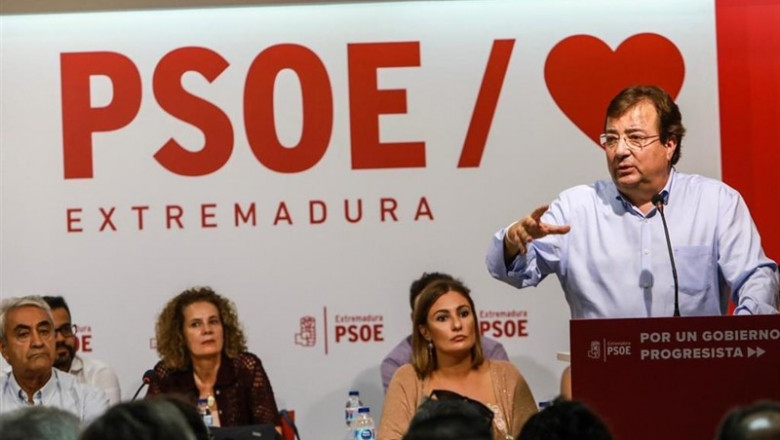 Vara en su intervención en el Comité Regional del PSOE en el que se ha acordado llevar a la Asamblea la eliminación de la limitación de mandatos de presidentes de la Junta | PSOE DE EXTREMADURA ep vara en su intervencion en el comite regional del psoe en el que se ha acordado llevar a la