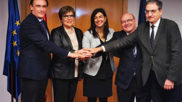ep villamandos heras rienda pingarron y soriano durante la firma del protocolo entre gobierno