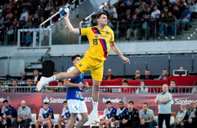 ep aitor arino durante un partido con el fc barcelona