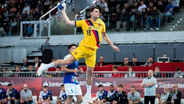 ep aitor arino durante un partido con el fc barcelona