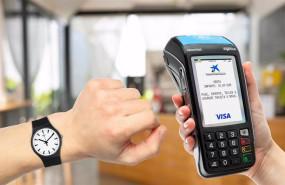 ep archivo caixabank y visa facilitan el pago en comercios a traves de relojes analogicos swatch ep archivo caixabank y visa facilitan el pago en comercios a traves de relojes analogicos swatch