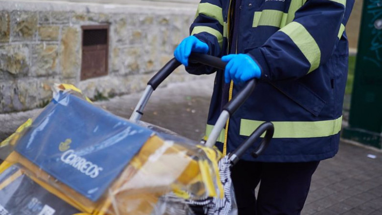 Archivo - Cartera del servicio de Correos en Pamplona | Eduardo Sanz - Europa Press - Archivo ep archivo - cartera del servicio de correos en pamplona