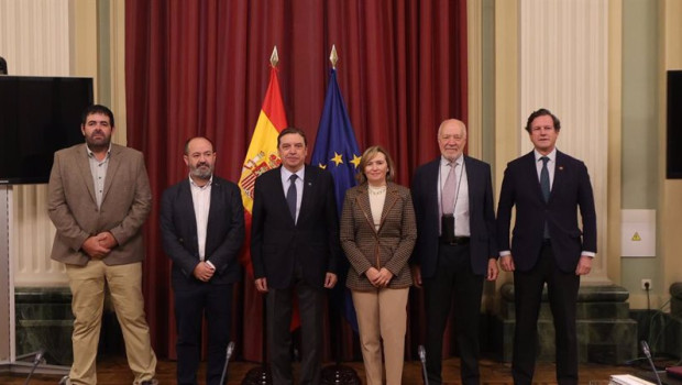 ep archivo   el ministro de agricultura pesca y alimentacion luis planas 3i se reune con