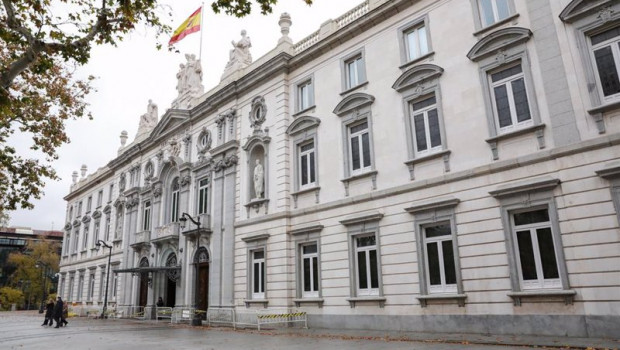 ep archivo   fachada del edificio del tribunal supremo con la bandera espanola en lo alto