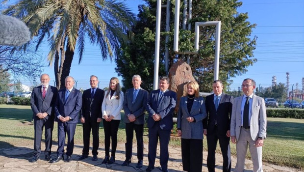 ep cepsa enagas renovable y alter enersun han firmado este miercoles en palos de la frontera huelva