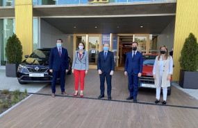 ep el director de abc julian quiros 1i la ministra de industria comercio y turismo reyes maroto 2i y