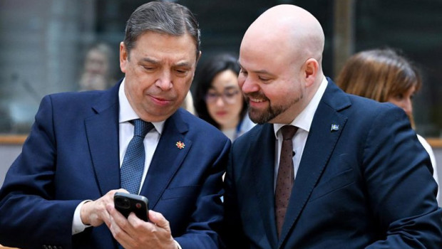 ep el ministro de agricultura y pesca luis planas junto a su homologo de suecia en el marco de la