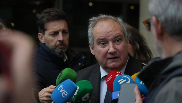 ep el ministro de industria jordi hereu antes de iniciarse el congreso nacional de industria en