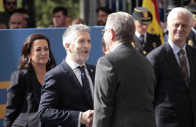 ep el ministro del interior en funciones fernando grande- marlaska saludando durante los actos