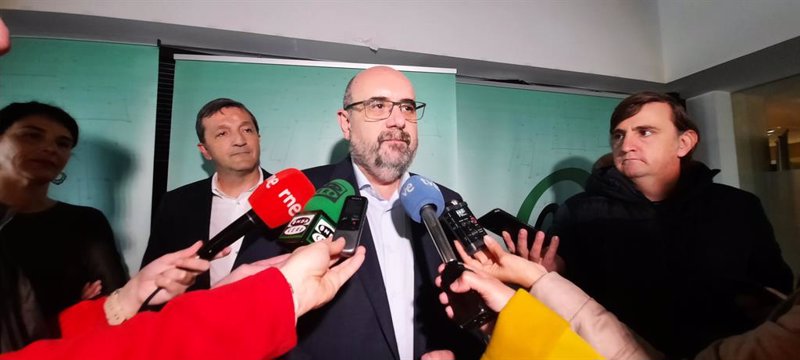 ep el presidente nacional del sindicato csif miguel borra atiende a los medios en badajoz ep el presidente nacional del sindicato csif miguel borra atiende a los medios en badajoz