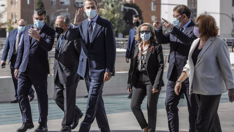 ep el rey felipe vi c acompanado por la vicepresidenta tercera del gobierno nadia calvino 3d y el ep el rey felipe vi c acompanado por la vicepresidenta tercera del gobierno nadia calvino 3d y el