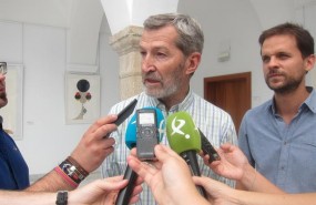 ep ex jefeestado mayordefensaespana atiendelos medios