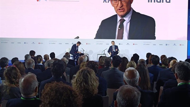 ep feijoo y guardiola en el dialogo de este jueves en la 39 reunio del cercle deconomia celebrado en