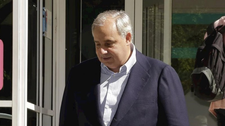 ep fernando martinez de irujo visita a su hermano cayetano martinez de irujo durante su ingreso en