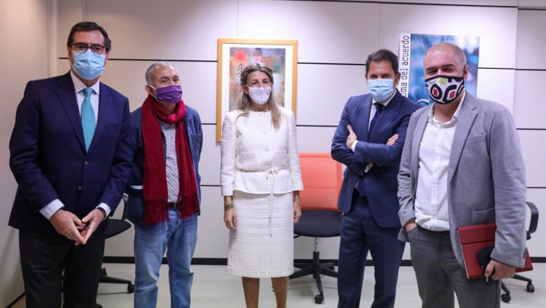ep i-d el presidente de ceoe antonio garamendi el lider de ugt pepe alvarez la ministra de trabajo ep i-d el presidente de ceoe antonio garamendi el lider de ugt pepe alvarez la ministra de trabajo