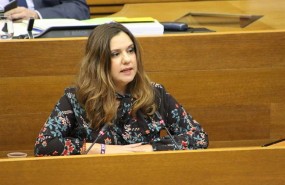 ep la diputadacompromisles corts valencianes mnica lvaro
