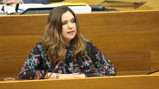 ep la diputadacompromisles corts valencianes mnica lvaro