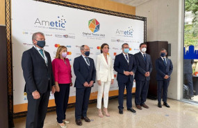 ep la ministra de industria reyes maroto presenta una plataforma inteligente de destinos en congreso