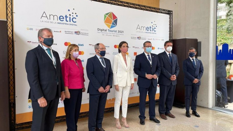 ep la ministra de industria reyes maroto presenta una plataforma inteligente de destinos en congreso ep la ministra de industria reyes maroto presenta una plataforma inteligente de destinos en congreso
