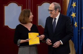 ep la presidenta del congreso de los diputados francina armengol recibe el informe del defensor del