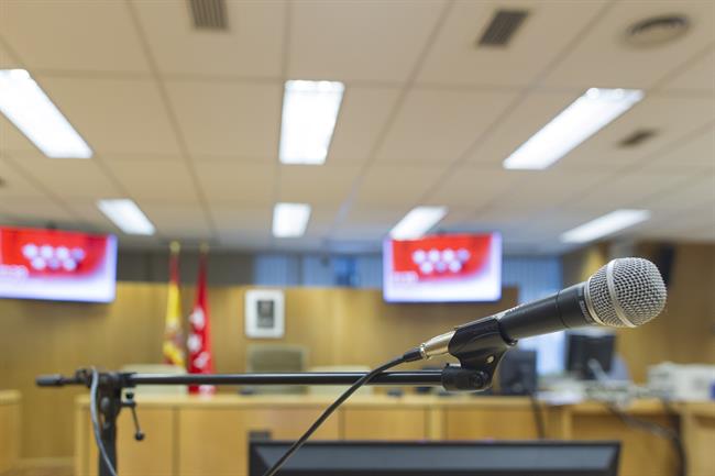 Mesa de acusado, acusados, micrófono de acusado, sala de vistas, sala de juicios | EUROPA PRESS ep mesaacusado acusados microfonoacusado salavistas salajuicios