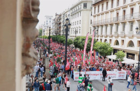 ep miles de manifestantes por las calles del centro de sevilla por el dia del trabajador