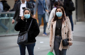 ep personas con mascarilla en barcelona ante el brote de coronavirus ep personas con mascarilla en barcelona ante el brote de coronavirus