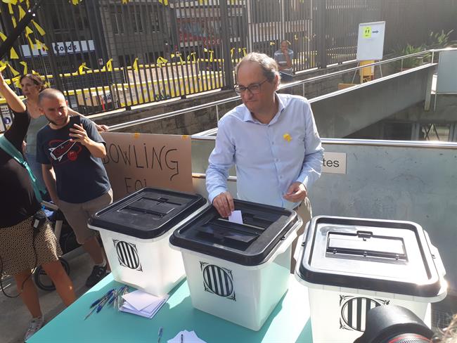 El presidente de la Generalitat, Quim Torra, en el colegio donde votó el 1-O | EUROPA PRESS ep presidentela generalitat quim torra encolegiovoto 1-o